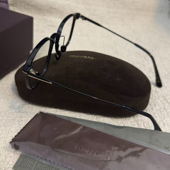 Tom Ford TF5923-K-B Eyeglasses Black Frame – Gently Used, Full Set - Picture 7 of 10